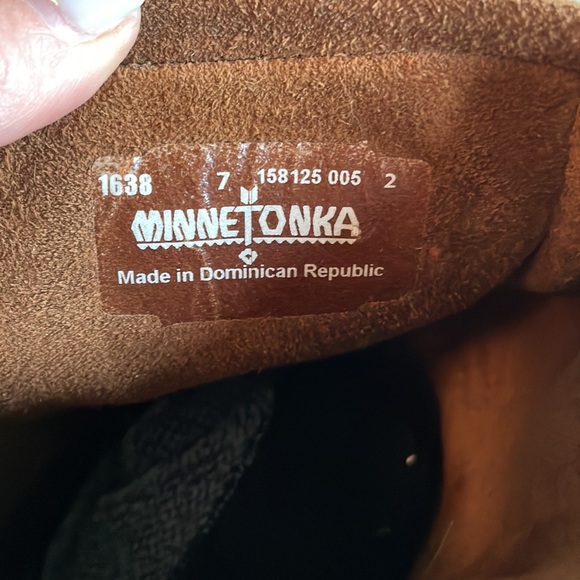 Minnetonka fringe boots - size 7 - Picture 7 of 7